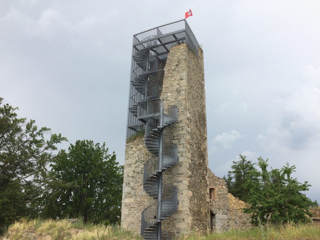 historická věž, která byla předělána na rozhlednu